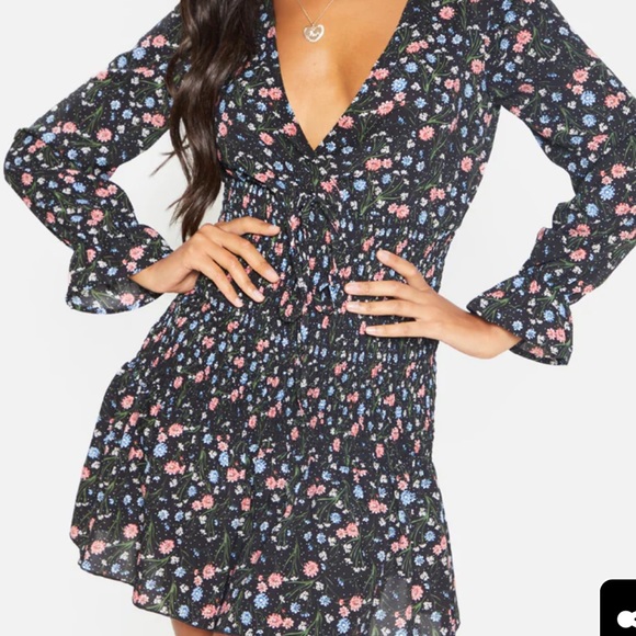 * 𝑺𝑶𝑳𝑫 * LONG SLEEVE FLORAL DRESS - Picture 4 of 6